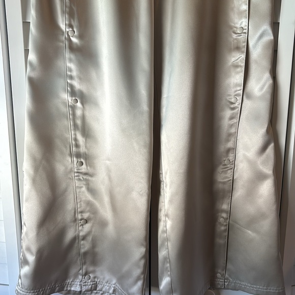 Never worn- Wide leg Nike pants - Picture 3 of 3